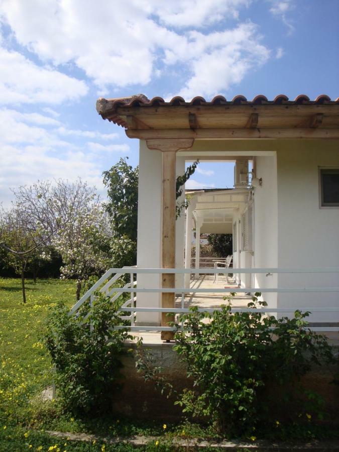 Three Bedroom Country House Magoula  Buitenkant foto